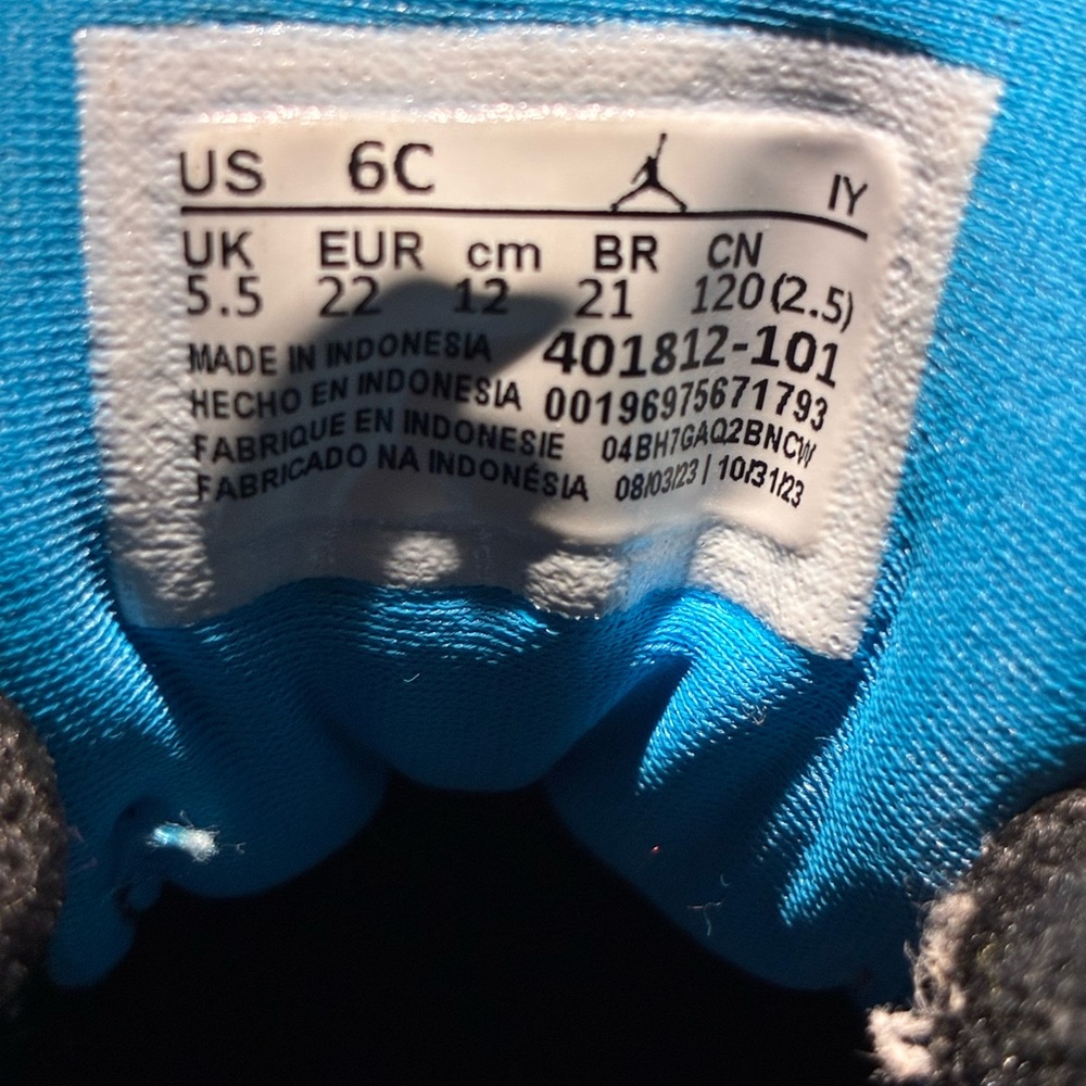 Jordan Kids' Black and White Sneakers with Blue Accents - Picture 7 of 7